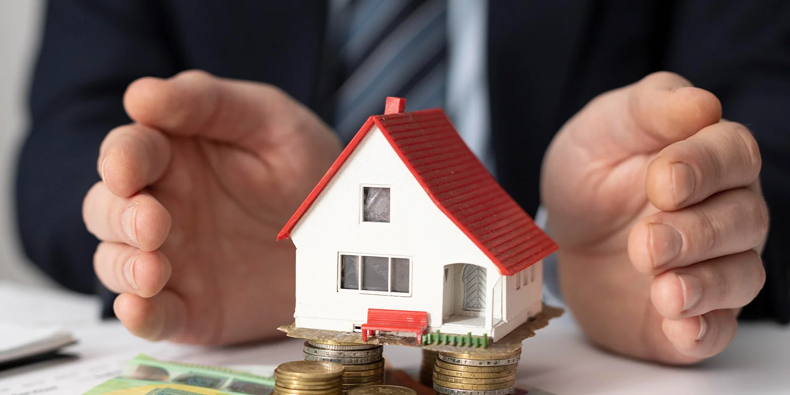 What is REIT (Real Estate Investment Trusts) With Its Types & Benefits? What is REIT (Real Estate Investment Trusts) With Its Types & Benefits?